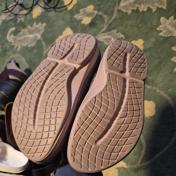 OOFOS Lavender and Gray Slide Sandals - Picture 9 of 10